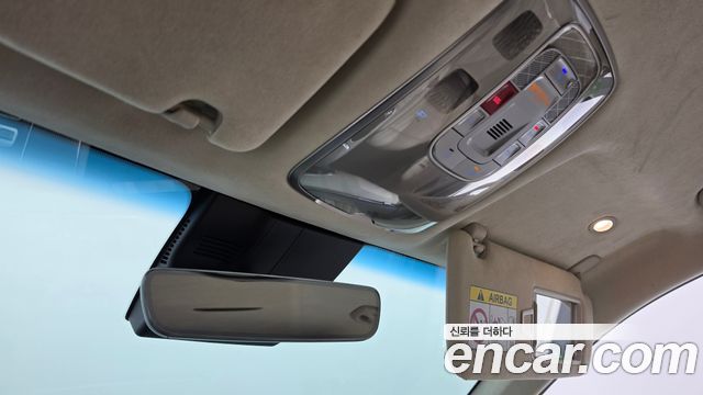 Genesis GV70 2023 — photo 37