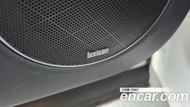 Genesis GV70 2023 — photo 38