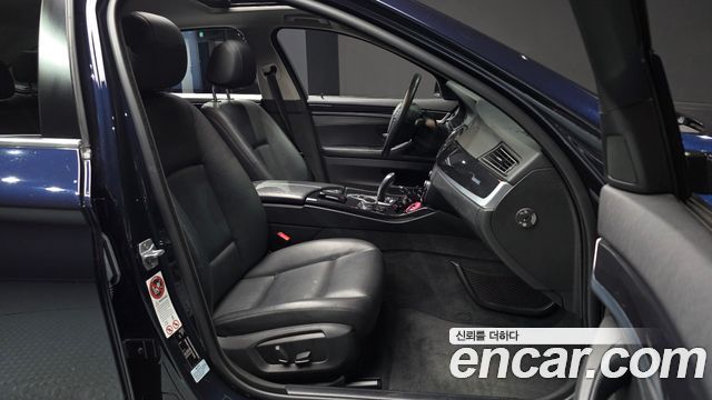 BMW 5-Series 2015 — photo 12