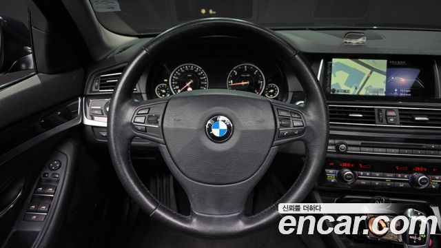 BMW 5-Series 2015 — photo 13