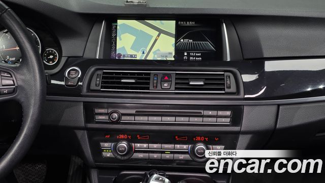 BMW 5-Series 2015 — photo 15
