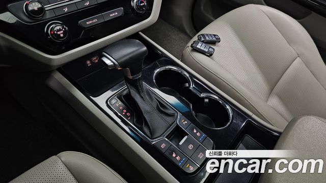 Kia Canival 2019 — photo 12