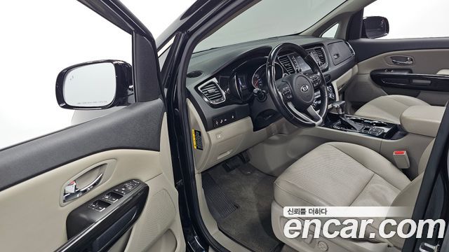 Kia Canival 2019 — photo 13