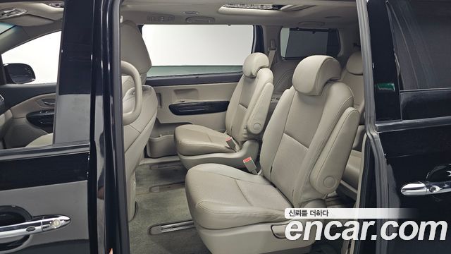 Kia Canival 2019 — photo 17