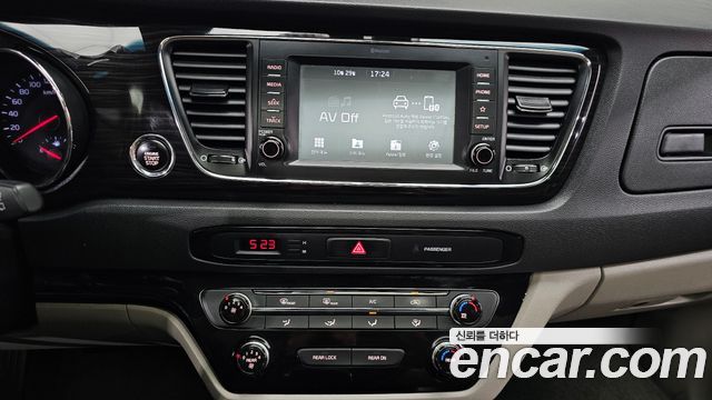 Kia Canival 2019 — photo 20