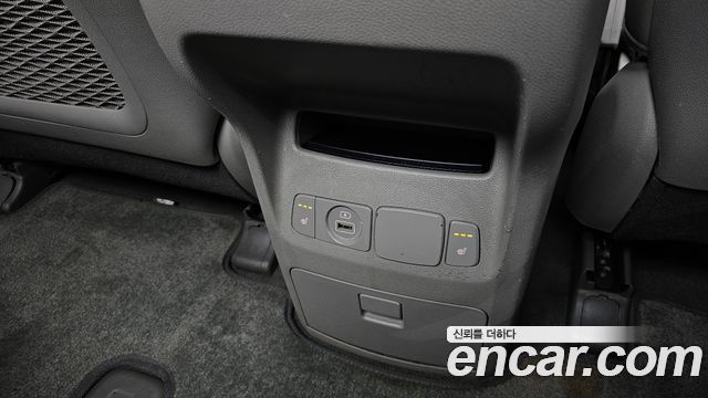 Kia Canival 2019 — photo 24