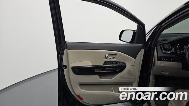 Kia Canival 2019 — photo 14