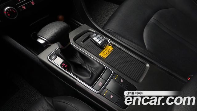 Kia K5 2018 — photo 12