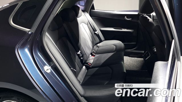 Kia K5 2018 — photo 18