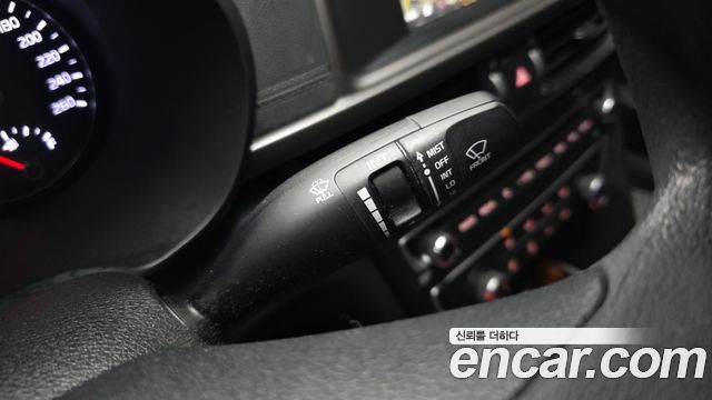 Kia K5 2018 — photo 26