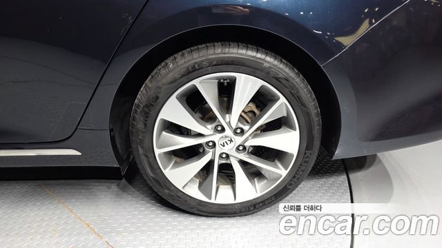 Kia K5 2018 — photo 7