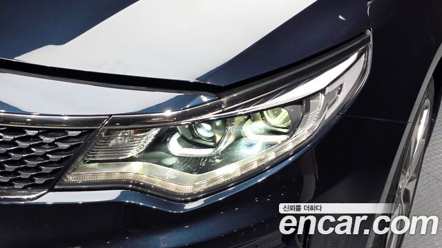 Kia K5 2018 — photo 8