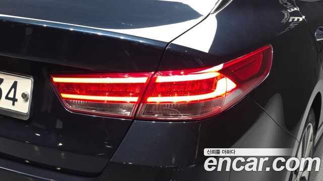 Kia K5 2018 — photo 9