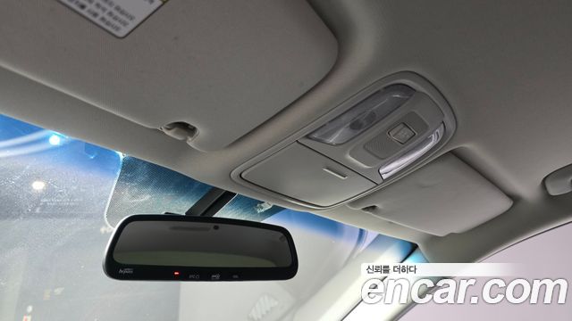 Kia K5 2018 — photo 30