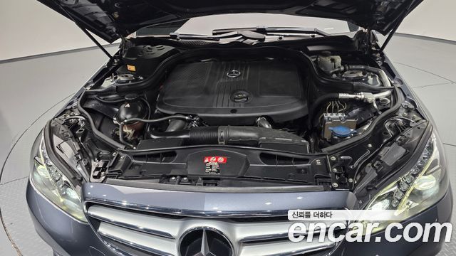 Mercedes-Benz E-Class 2014 — photo 6