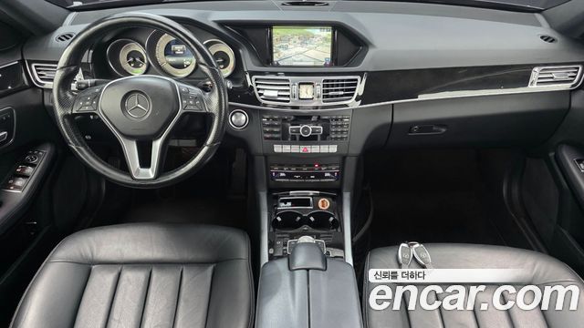 Mercedes-Benz E-Class 2014 — photo 10