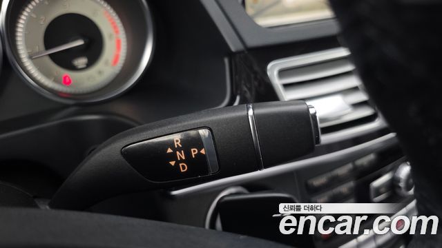 Mercedes-Benz E-Class 2014 — photo 12