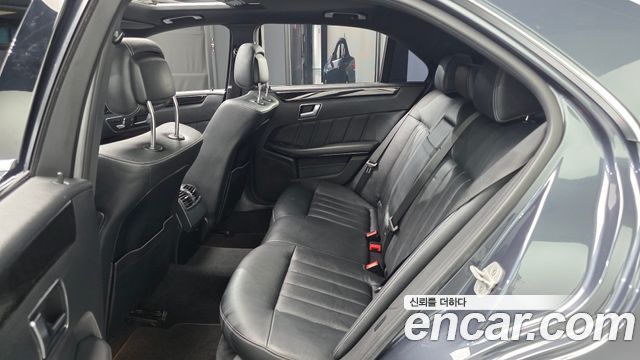 Mercedes-Benz E-Class 2014 — photo 18