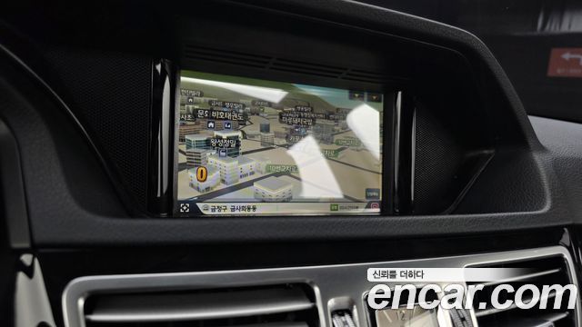 Mercedes-Benz E-Class 2014 — photo 21