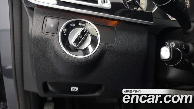 Mercedes-Benz E-Class 2014 — photo 28