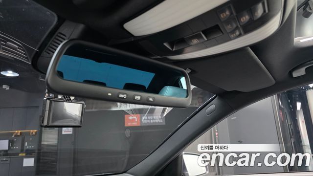Mercedes-Benz E-Class 2014 — photo 31