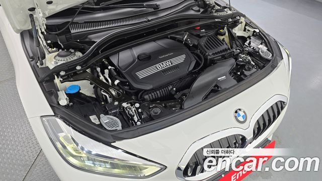 BMW 1-Series 2022 — photo 6