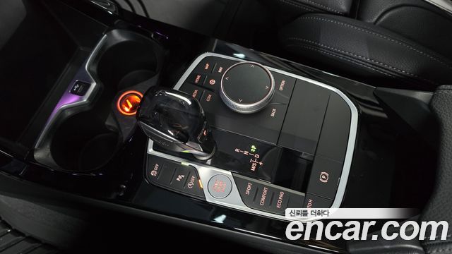 BMW 1-Series 2022 — photo 12