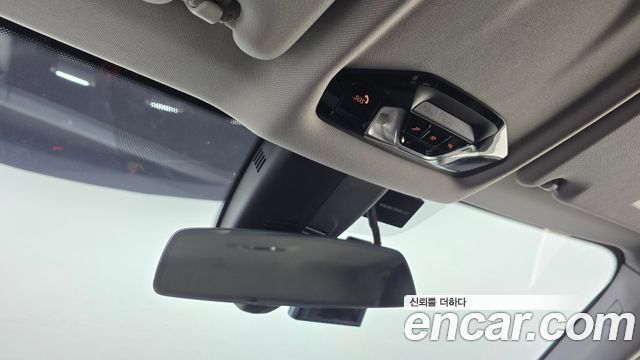BMW 1-Series 2022 — photo 24