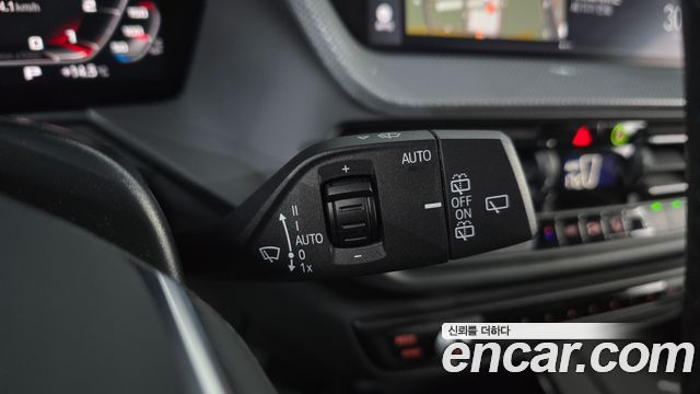 BMW 1-Series 2022 — photo 26