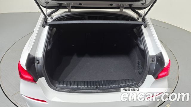 BMW 1-Series 2022 — photo 27