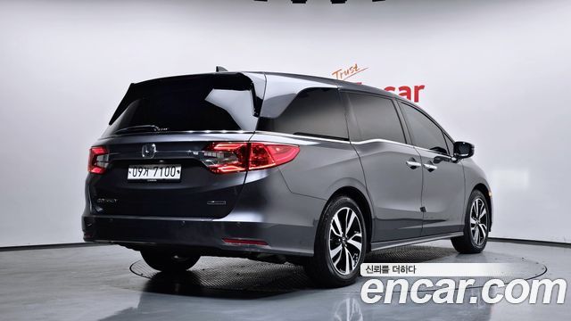 Honda Odyssey 2018 — photo 2