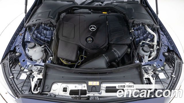 Mercedes-Benz C-Class 2025 — photo 6