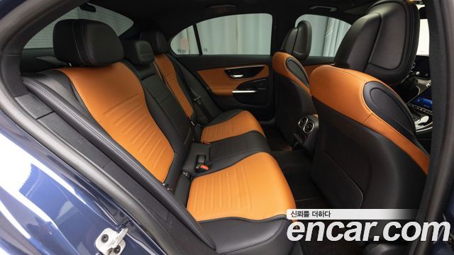 Mercedes-Benz C-Class 2025 — photo 10