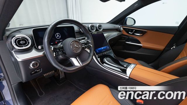 Mercedes-Benz C-Class 2025 — photo 13
