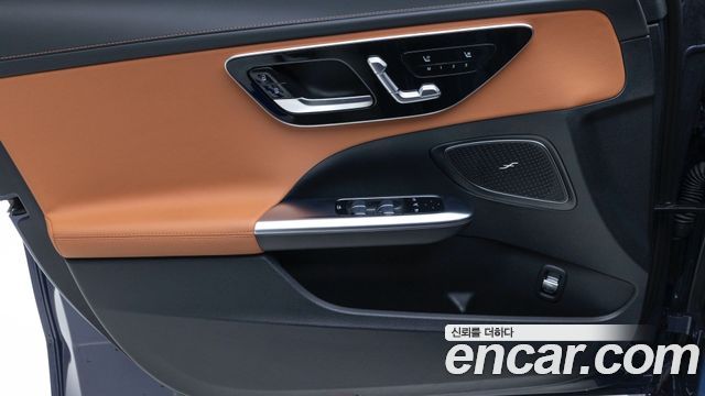Mercedes-Benz C-Class 2025 — photo 15
