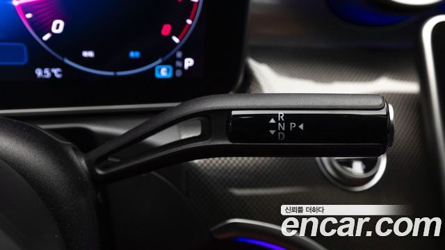 Mercedes-Benz C-Class 2025 — photo 19