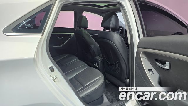Hyundai i30 2012 — photo 17