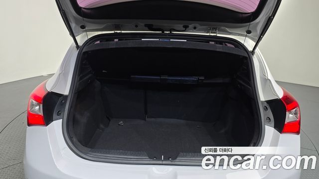 Hyundai i30 2012 — photo 22