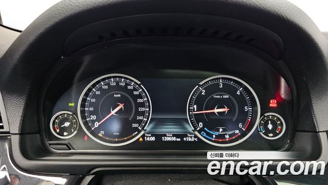 BMW 5-Series 2014 — photo 8