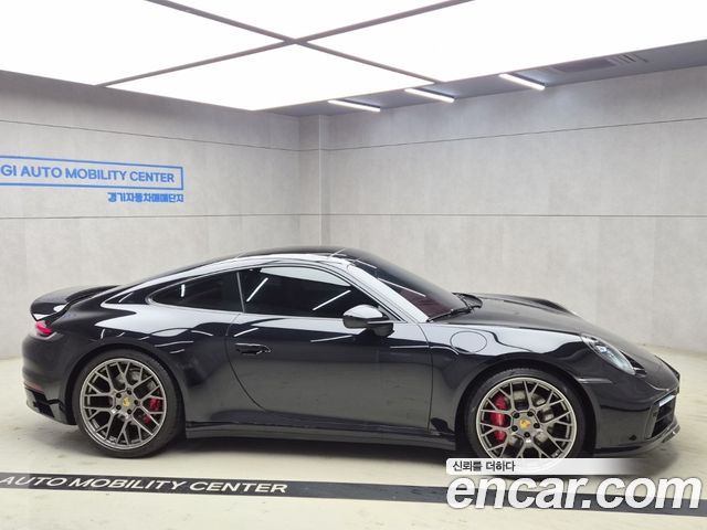 Porsche 911 2020 — photo 2