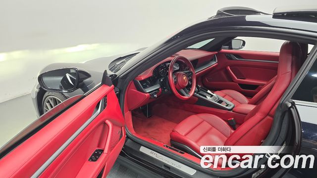 Porsche 911 2020 — photo 13