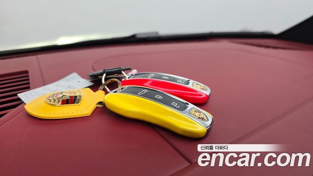 Porsche 911 2020 — photo 21
