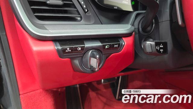 Porsche 911 2020 — photo 27