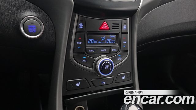 Hyundai AVANTE 2015 — photo 24
