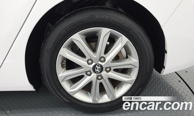 Hyundai AVANTE 2015 — photo 7