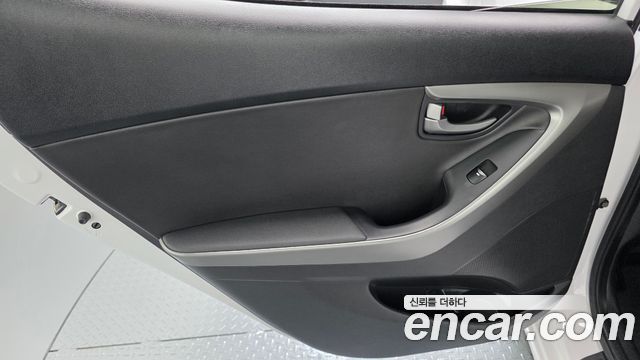 Hyundai AVANTE 2015 — photo 15