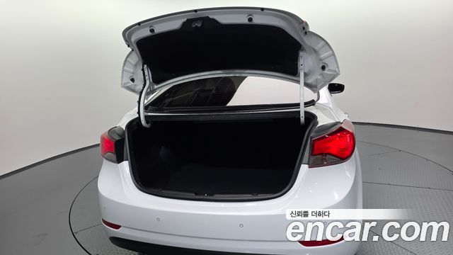 Hyundai AVANTE 2015 — photo 32