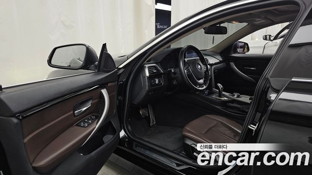 BMW 4-Series 2021 — photo 13
