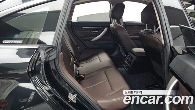BMW 4-Series 2021 — photo 17
