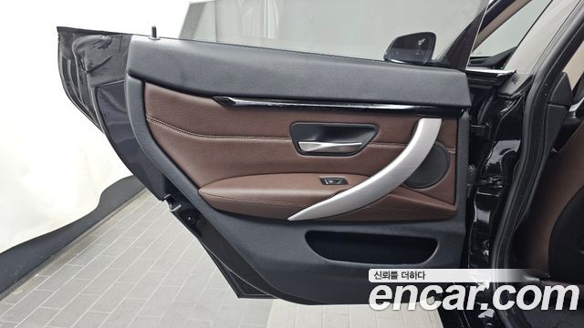 BMW 4-Series 2021 — photo 15
